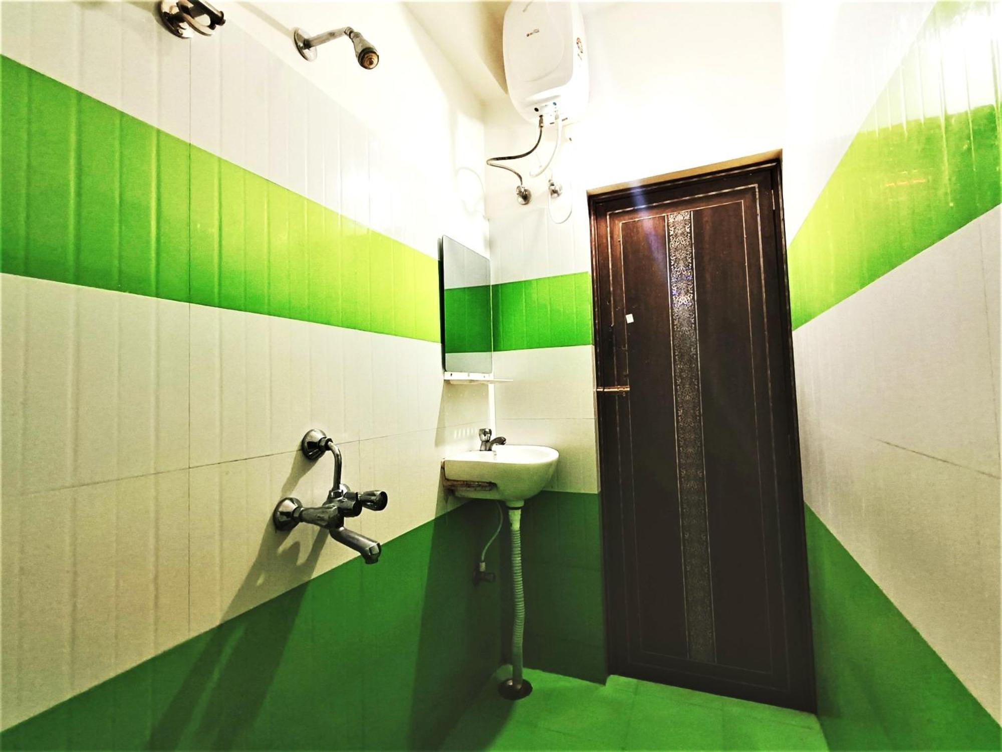 Goroomgo Krishna Residency Puri Near Sea Beach - Spacious Room With Excellent Service Awarded - Best Seller Bagian luar foto
